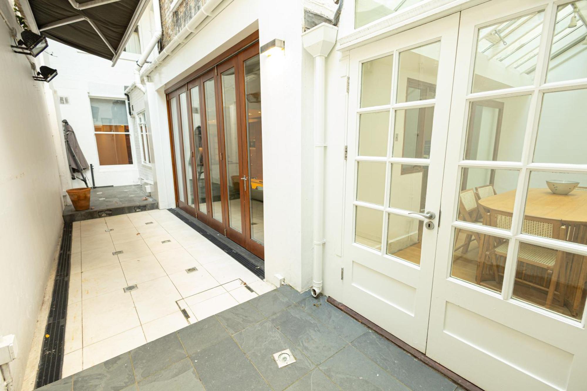2Bedroom Gem In The Heart Of Kensington London Bagian luar foto